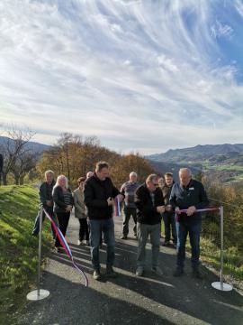 Plazovje z obnovljenim cestnim odsekom 1